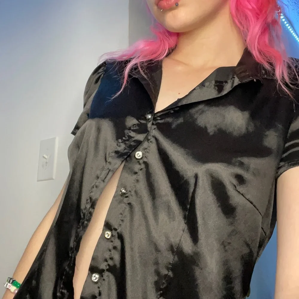 Black silky button up overshirt 💋🖤 - Picture 3 of 5